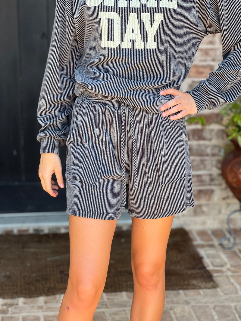Ribbed Shorts with Pockets