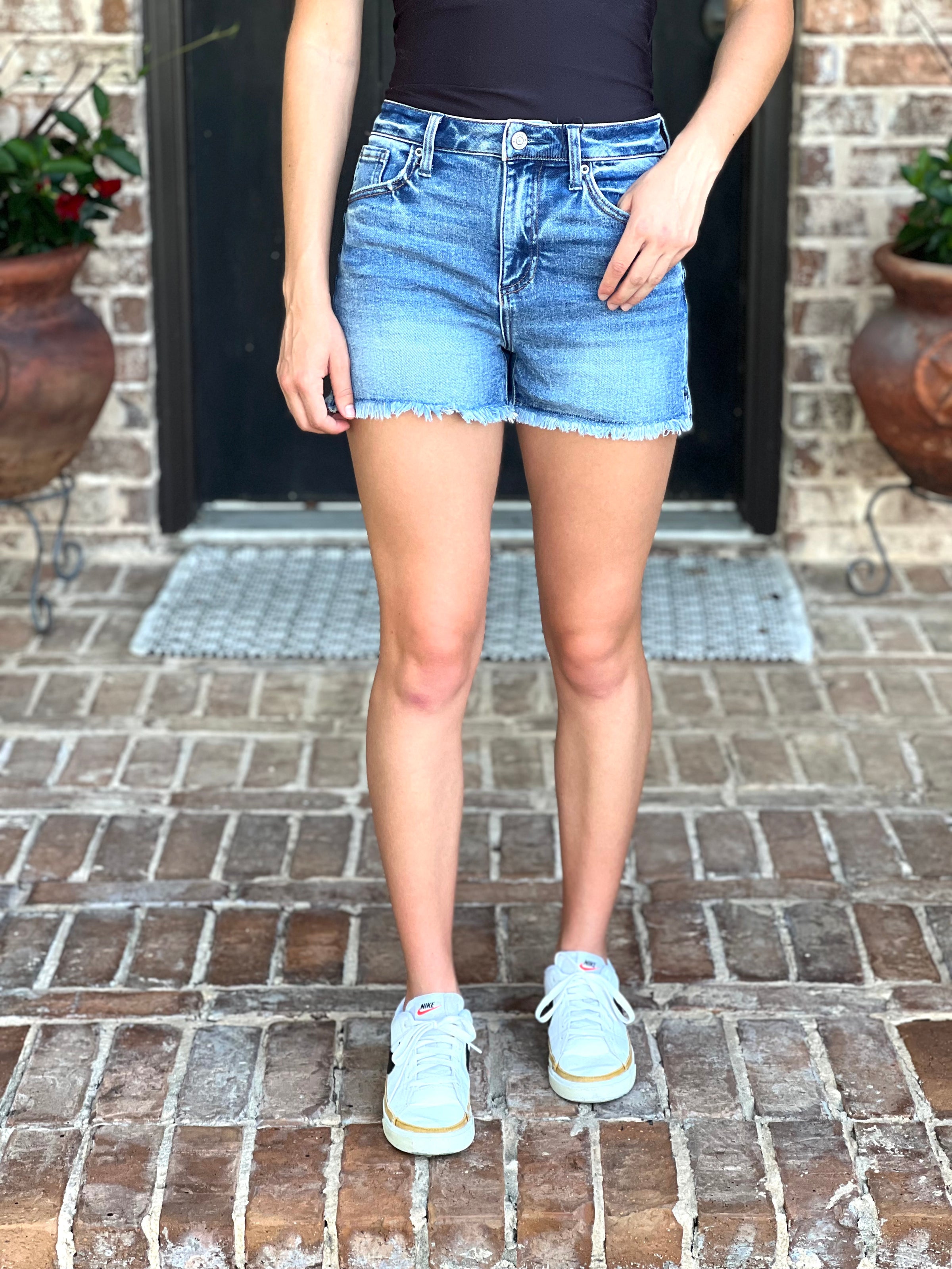 J21 Eleven | Medium Frayed Hem Shorts