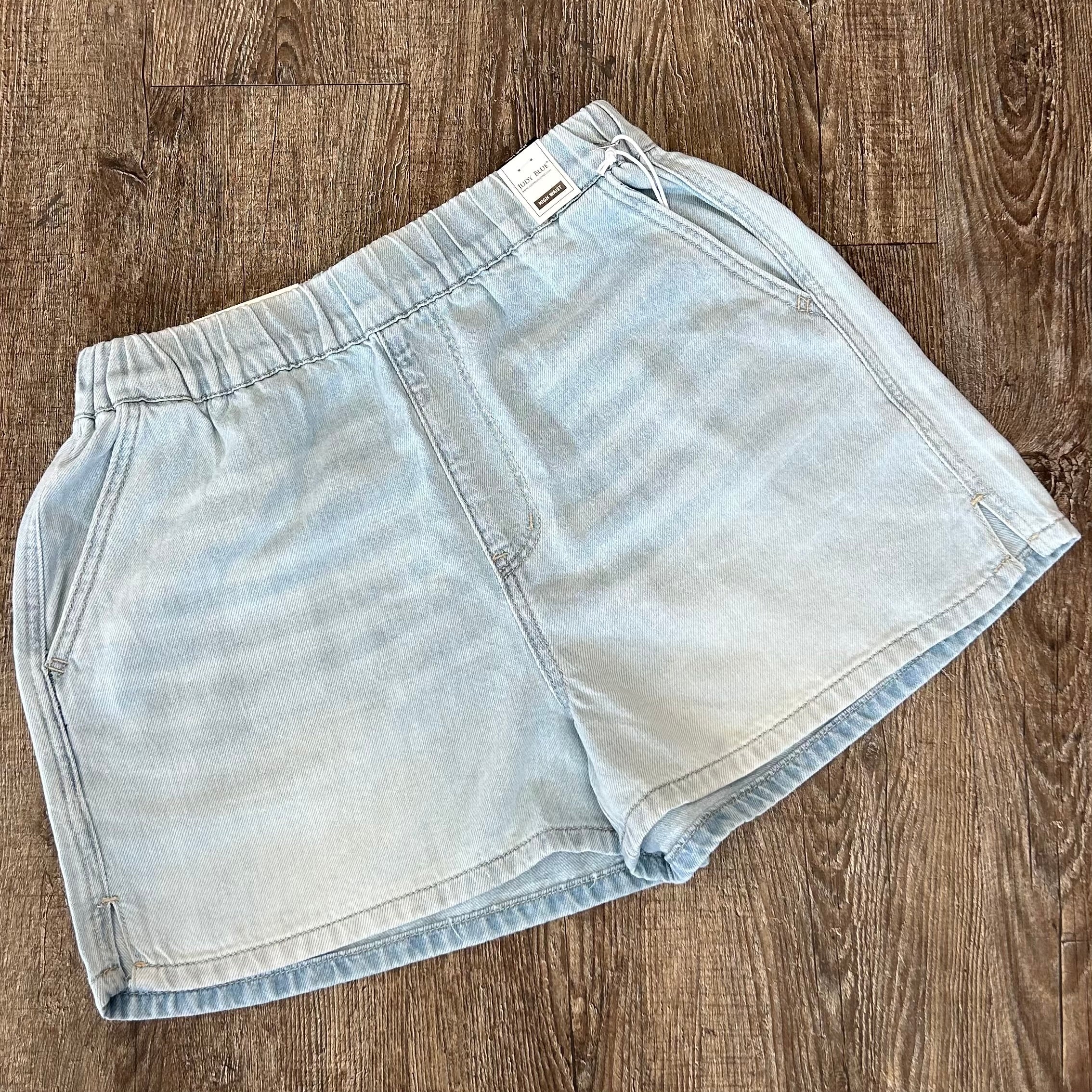 Judy Blue | Light Wash Relaxed Pull On Box Shorts