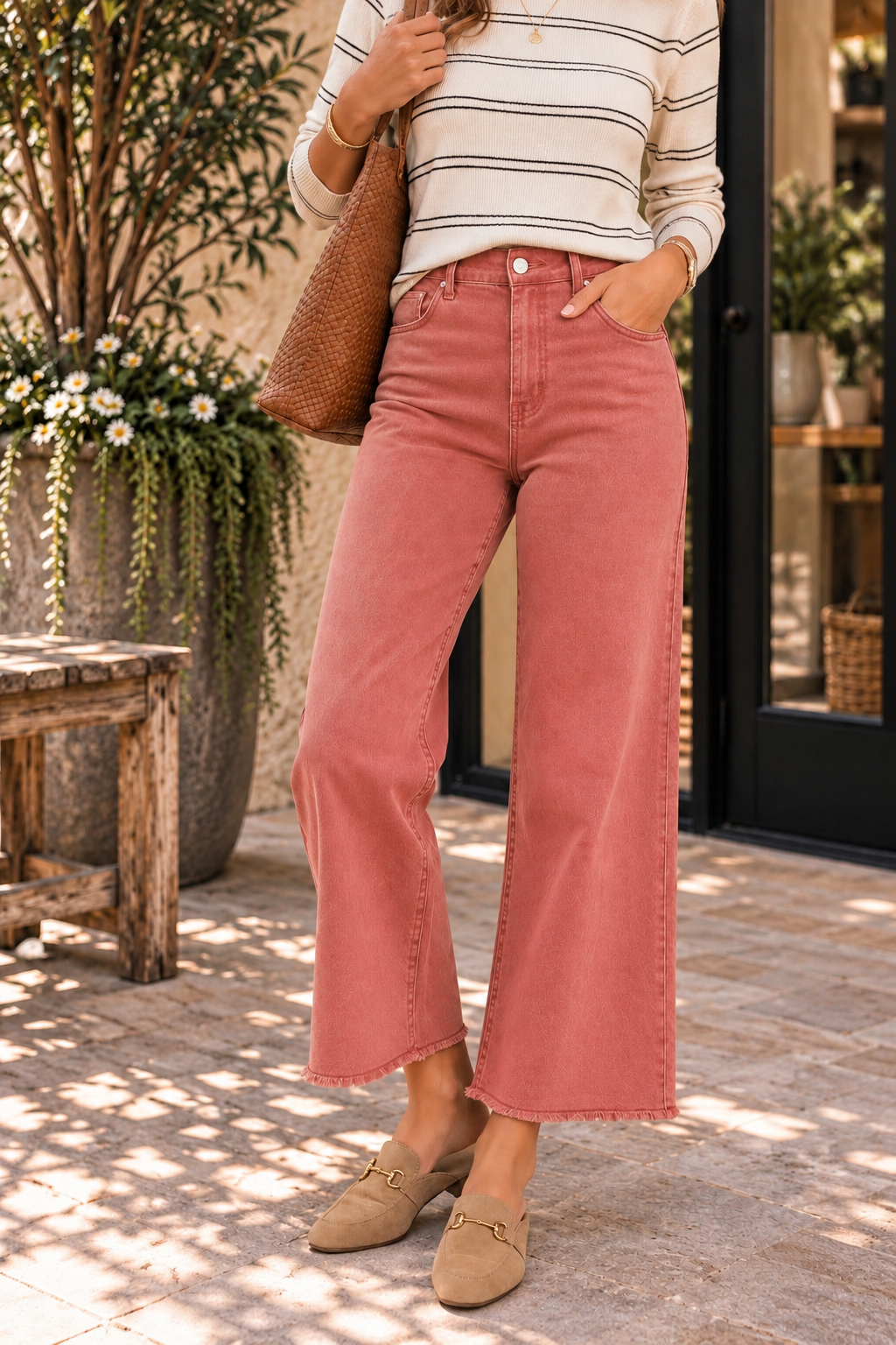 Zenana | Cabarnet Acid Washed Frayed Bottom Jeans